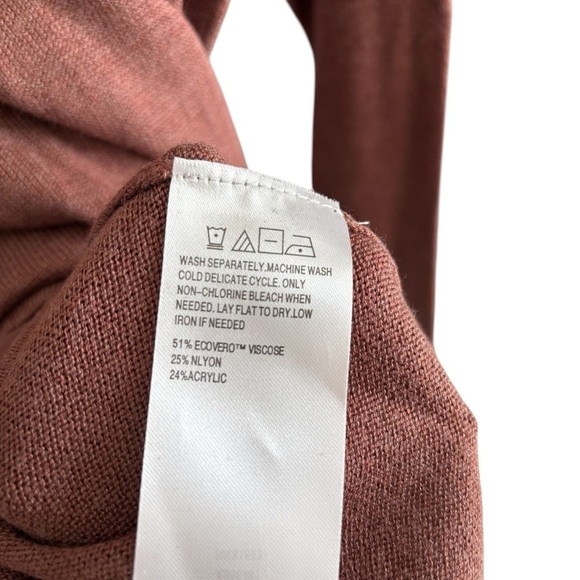 Zuda Ecovero Split Back Sweater Top Women's Size 1X Casual Athleisure NWT - Picture 11 of 15